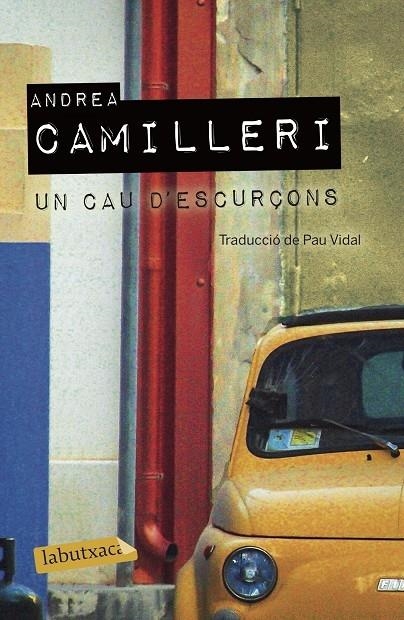 UN CAU D'ESCURÇONS | 9788417420314 | ANDREA CAMILLERI